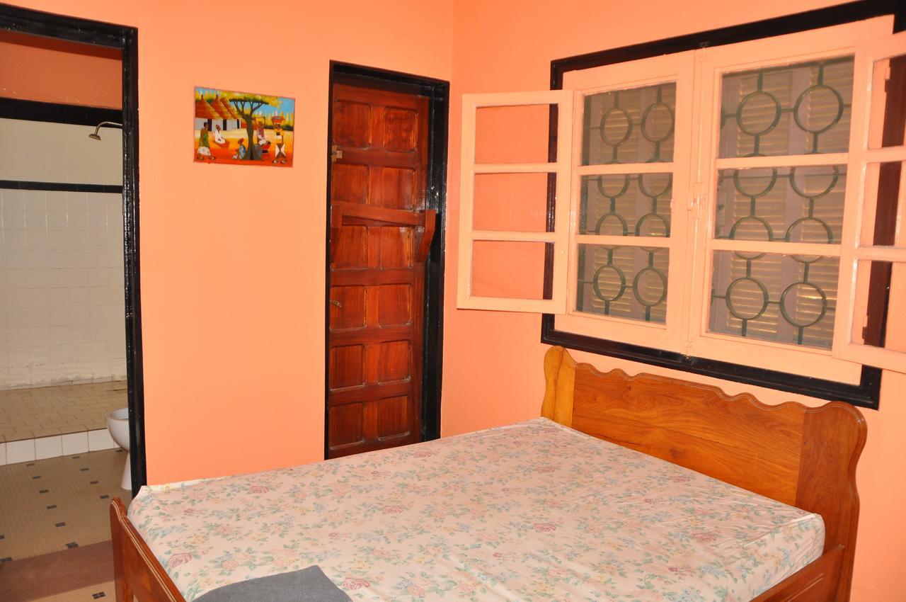 Hotel Chez Agnes Dakar Exterior foto
