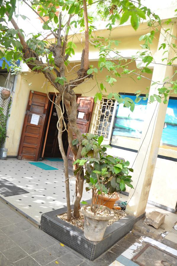 Hotel Chez Agnes Dakar Exterior foto