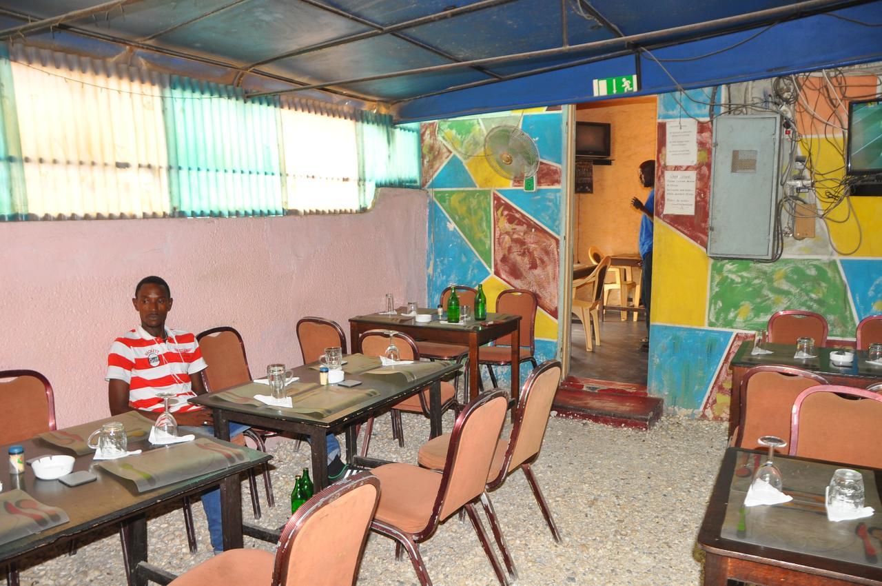 Hotel Chez Agnes Dakar Exterior foto